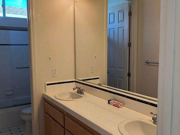 5th image of 2963 Audubon Cir #B