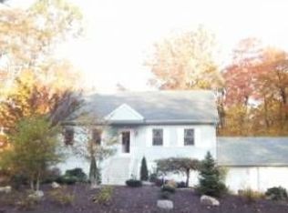 114 Center Dr, Stroudsburg, PA