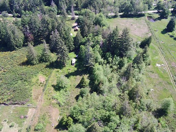2nd image of 556 Bluff Rd E