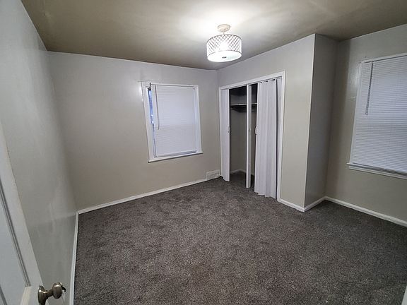 5th image of 2047 N Green Rd
