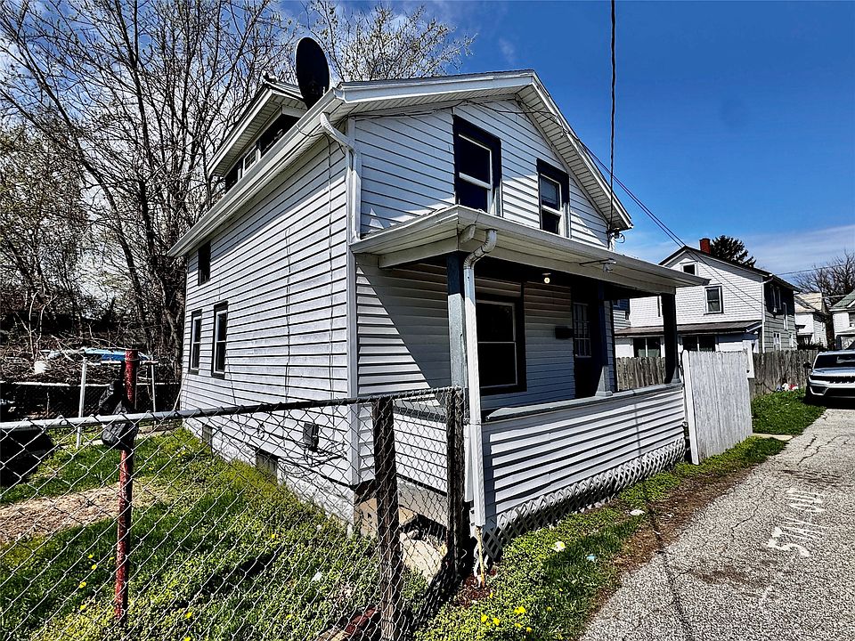 1st image of 943 1/2 E 8th St