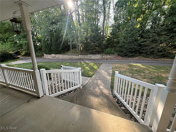 3rd image of 317 Donahey Ave NE