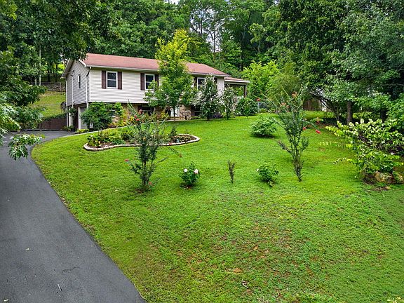 5th image of 2205 Greendale Dr NE