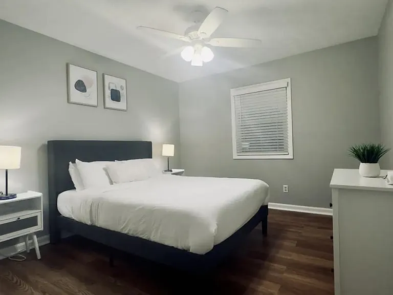 979 Falconcrest Dr — Photo 10