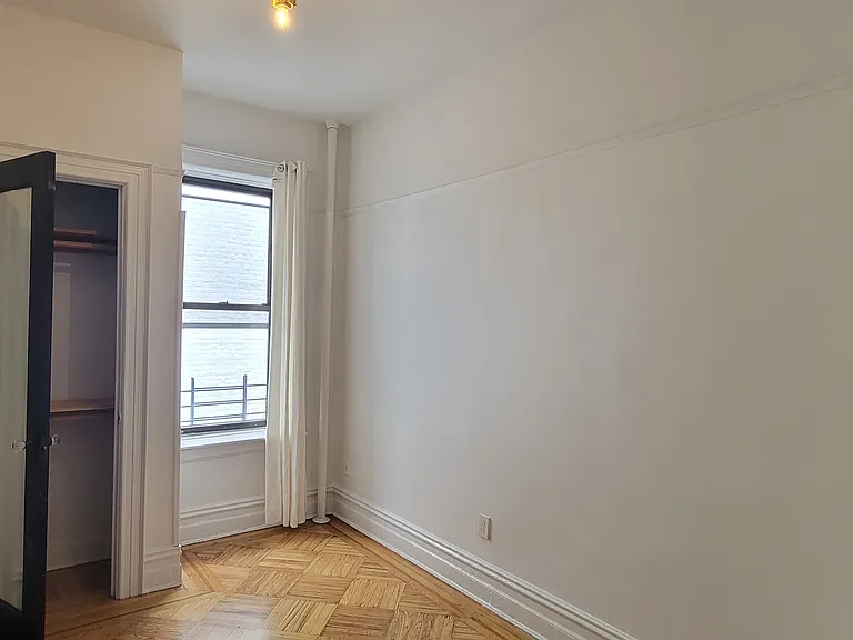 570 5th St #3 — Photo 10