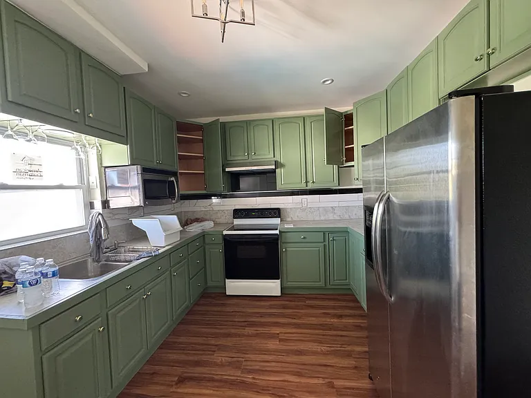 Church Ave — Photo 5