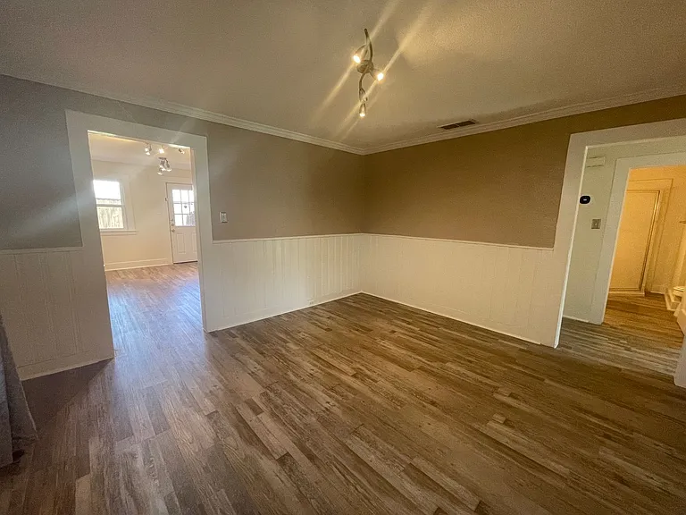 3320 W 5th St — Photo 11