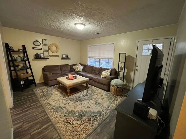 283 Hummingbird Ln, Spout Spring, VA 24593
