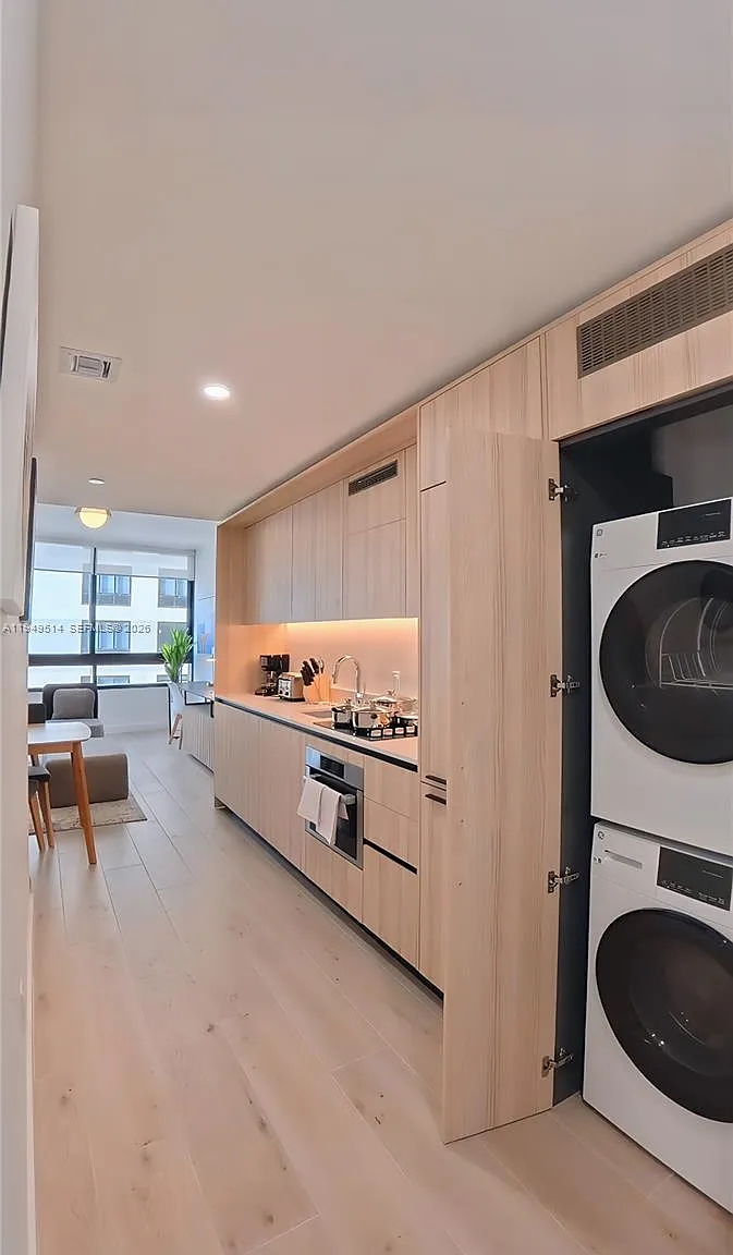 2 bed, 2.0 bath, $4,500 — Photo 3