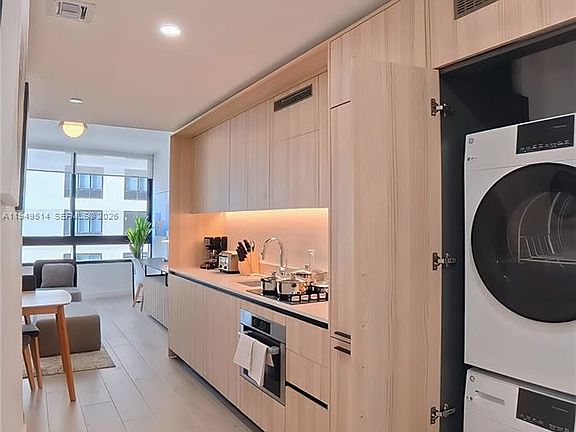 3rd image of 225 N Miami Ave #1812