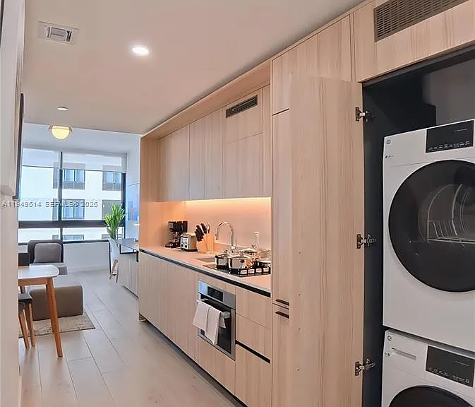 225 N Miami Ave #1812 — Photo 3