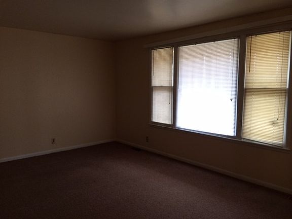 3rd image of 2448 Broadview Dr