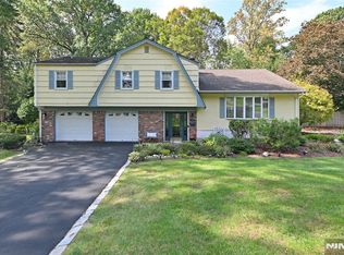 552 Jackson Ave, Township Of Washington, NJ 07676