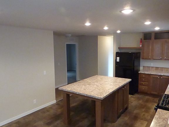 4th image of 24340 Edwin Dr