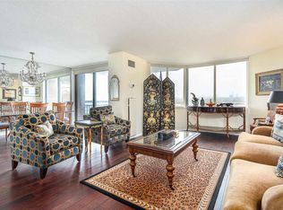 935 Harmon Cove Tower, Secaucus, NJ 07094