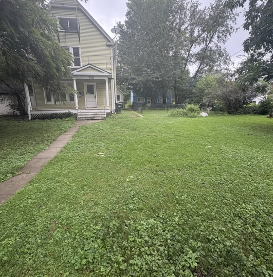 4 bed, 1400 sqft, $1,400 — Photo 2
