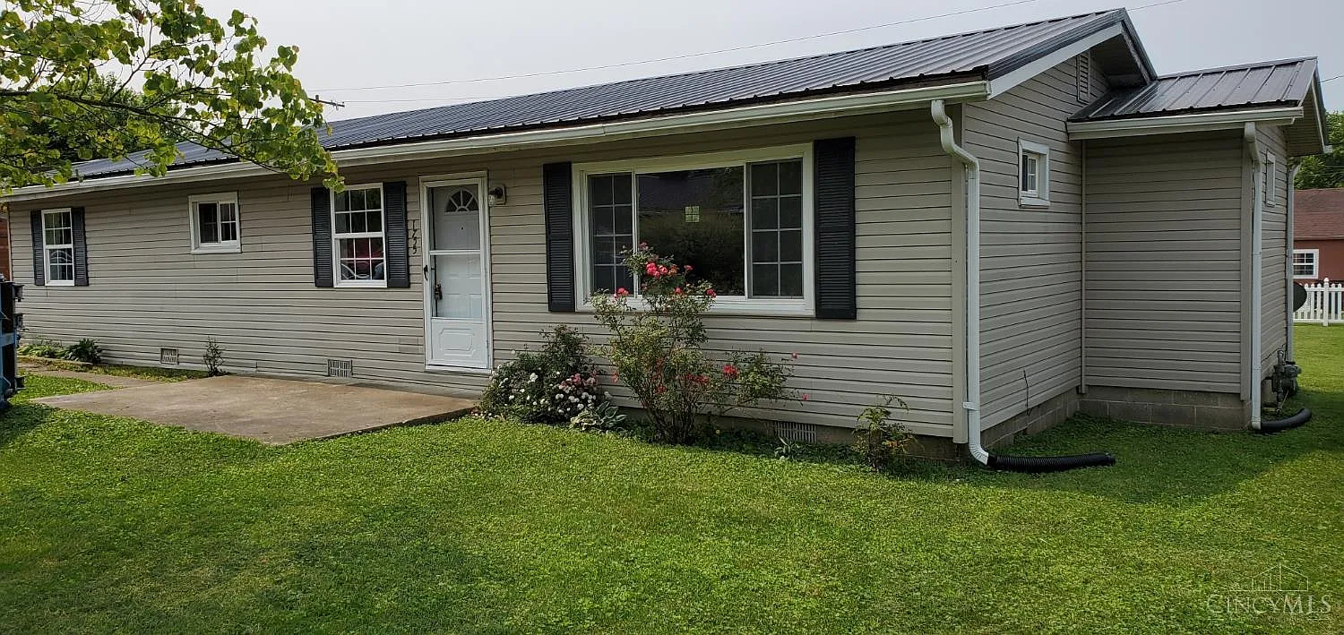 1755 Ridgeway Rd photo 1