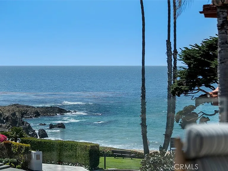 27 Emerald Bay — Photo 1
