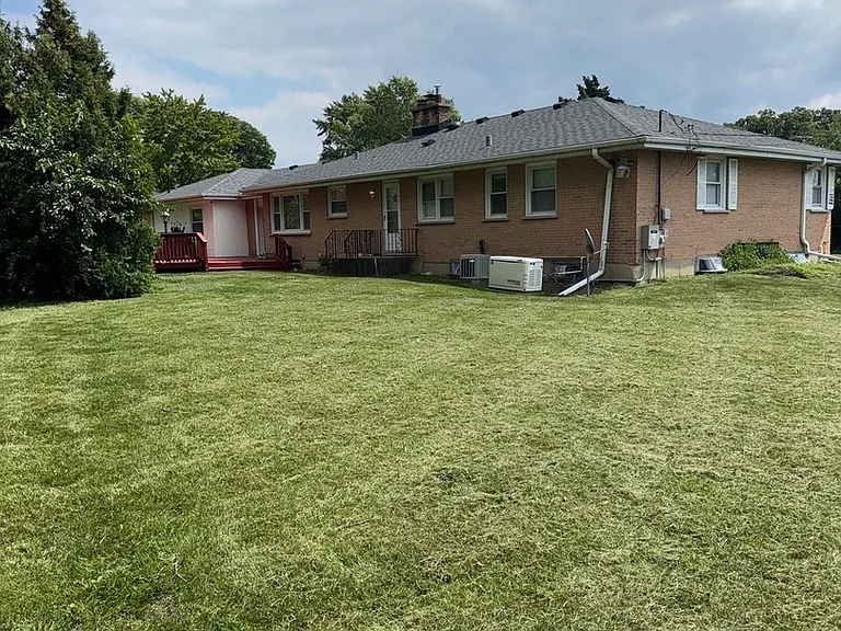 7450 Webster St — Photo 23