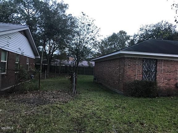 2nd image of 3716 Alandale St