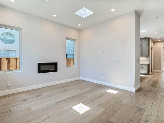 3rd image of 10365 Stern Ave