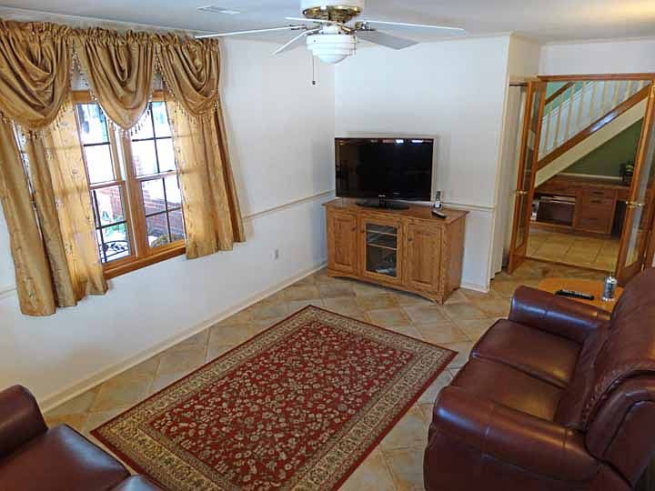 2nd image of 74 Forsythia Dr E