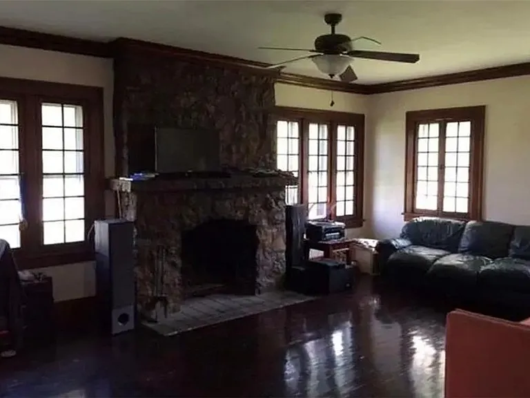 1819 Scottsville Rd — Photo 2
