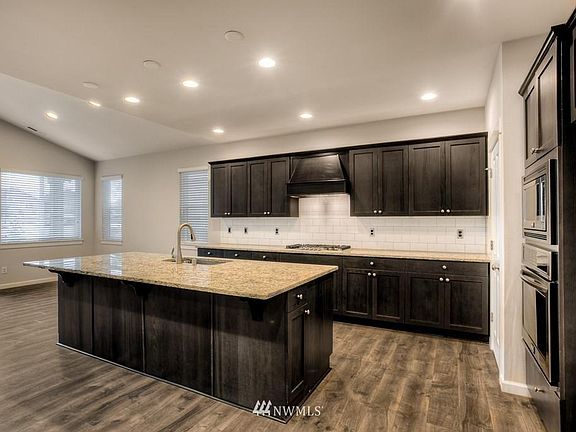 4th image of 6824 Oleander Ave NE