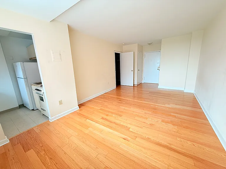 1021 Arlington Blvd #1038A — Photo 3