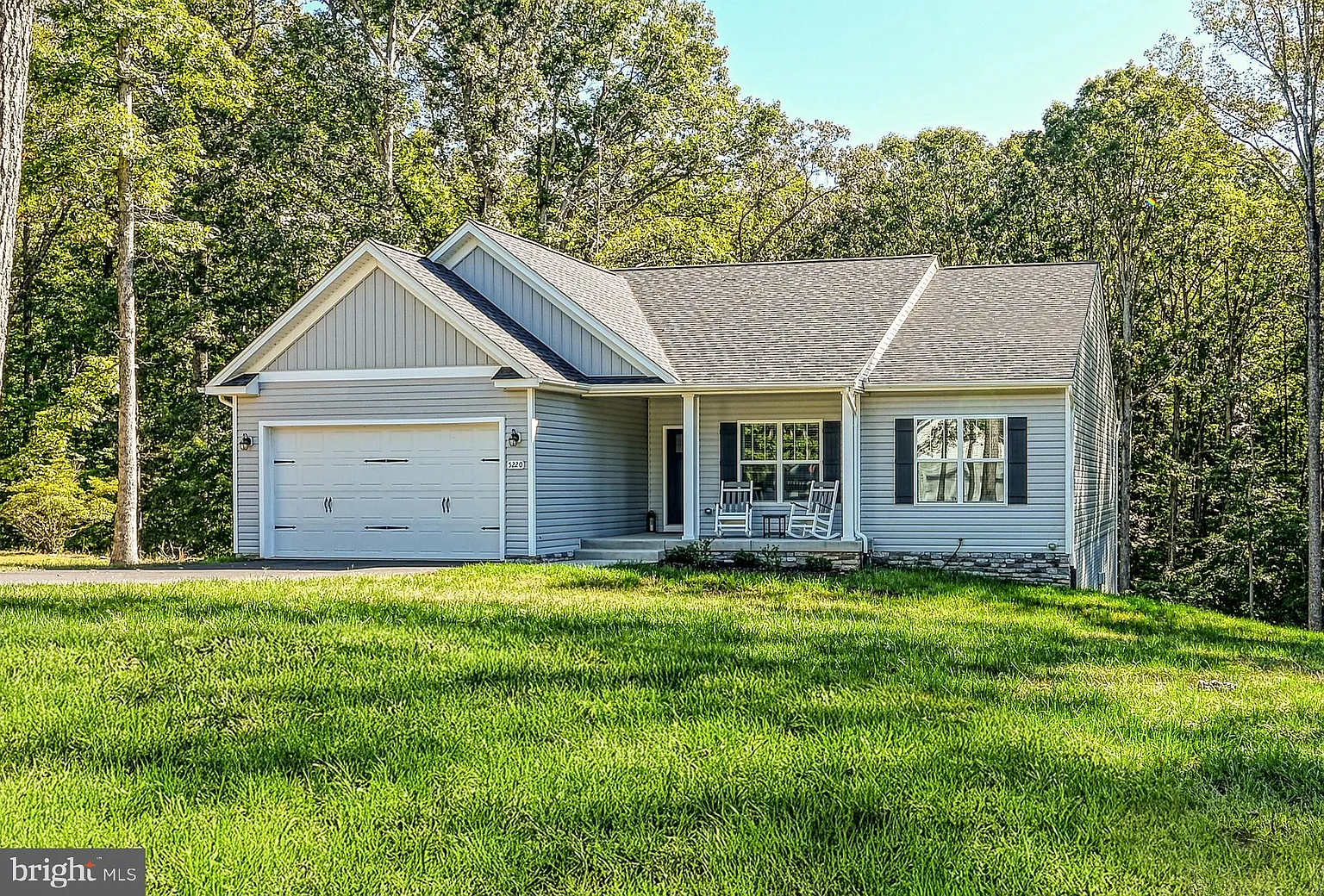 5220 Wyndemere Cir photo 1