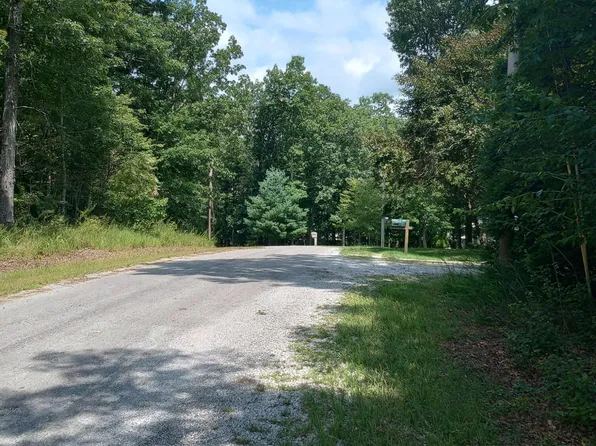 36 Choctaw Ln, Crossville, TN 38572