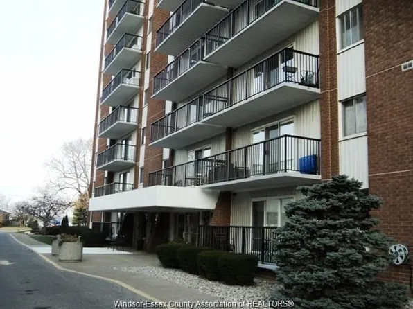 8591 Riverside Dr E #306, Windsor, ON N8S 1G3