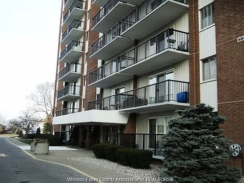 8591 Riverside Dr E #306 Photo 1