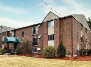 133 English Village Rd APT 202, Manchester, NH 03102