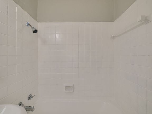 4th image of 4701 NW 16th St #989af84d2