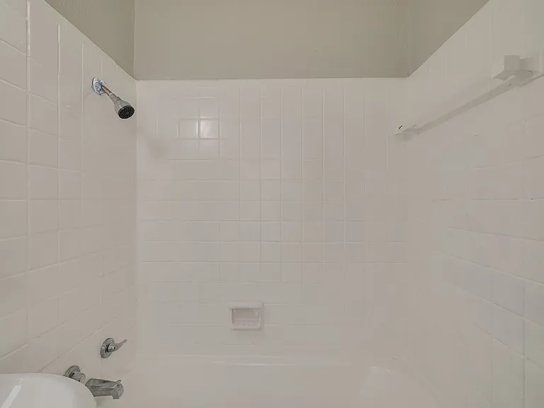 4701 NW 16th St #24 — Photo 7