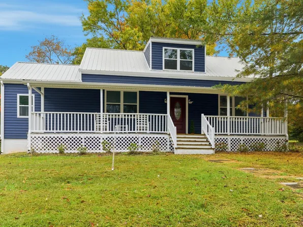 206 Caroline Ave, Brookneal, VA 24528