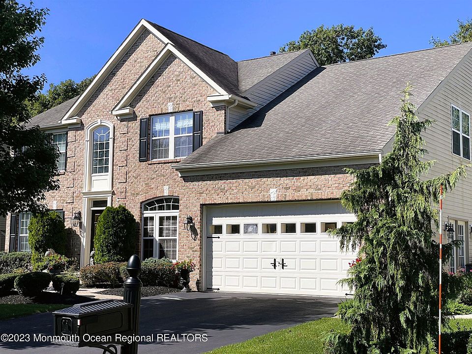 1st image of 4 Carriage Way