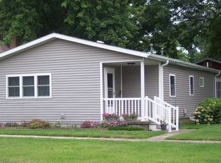 418 S Main St, Moweaqua, IL 62550