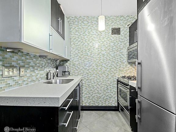 5th image of 465 W 23rd St APT 3E