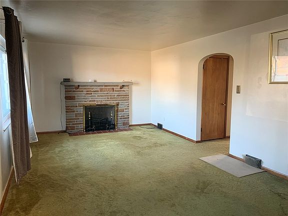 2nd image of 324 Iroquois Dr