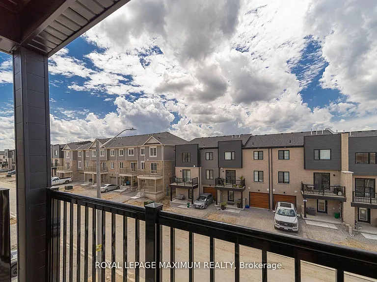 32 Wagon Ln #4 — Photo 9