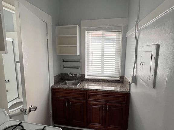 5th image of 14 Wavecrest Ave APT 9
