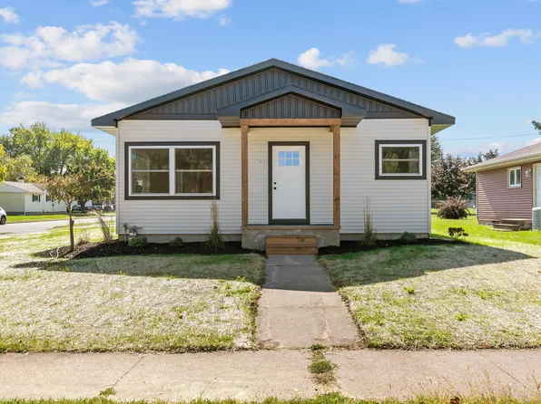 1301 W 5th Ave, Oshkosh, WI 54902