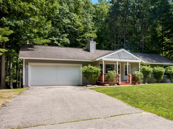4270 Baywood Dr, Traverse City, MI 49686