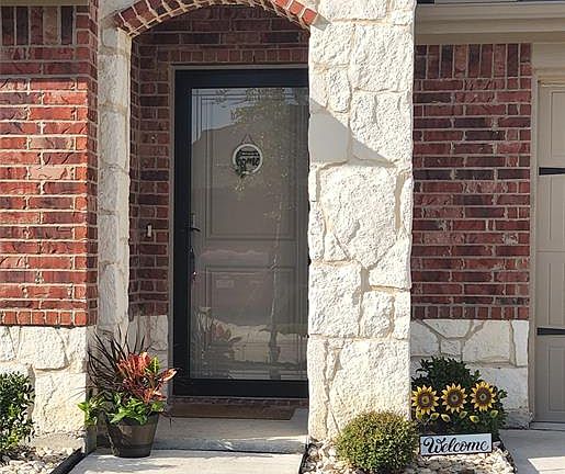 4th image of 3347 Hawkins Dr