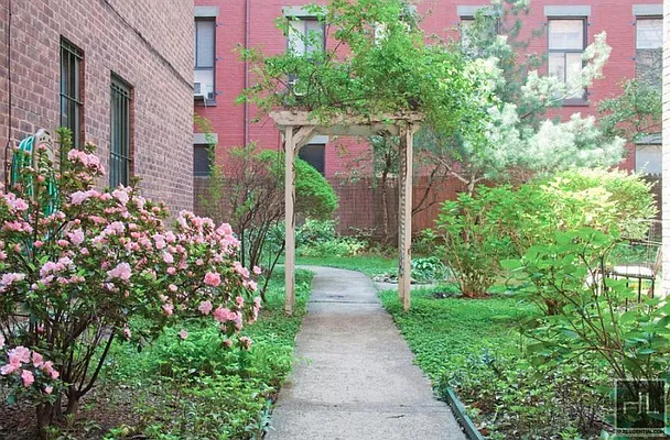 Rented by Highline Residential | media 9