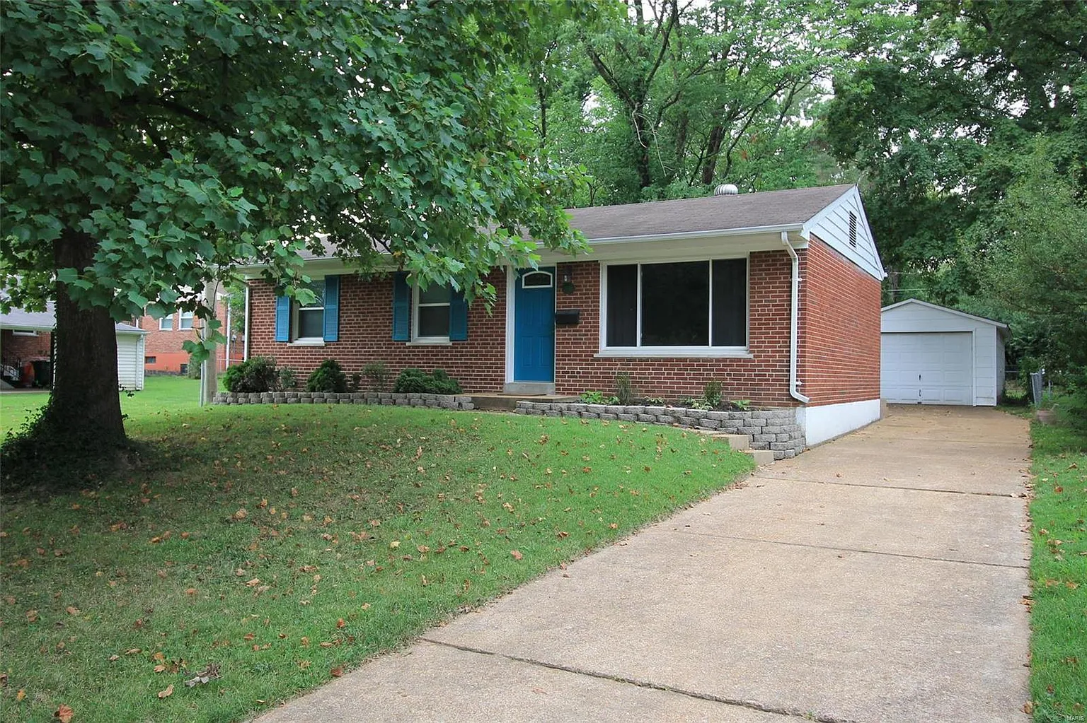 1205 Oakleaf Dr photo 1