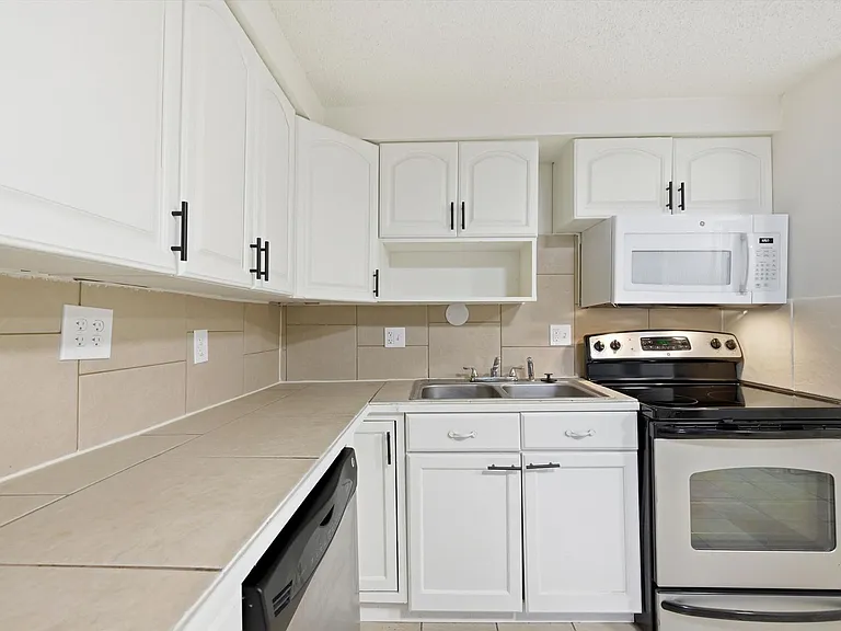 8824 E Florida Ave #G08 — Photo 4