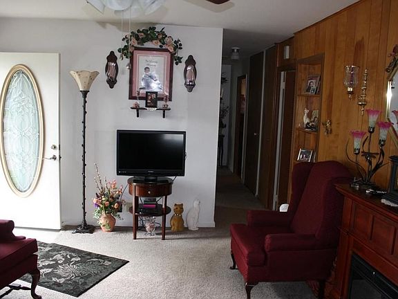 3rd image of 119 Martin Dr